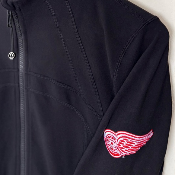 Lululemon x Detroit Red Wings Define Luon Jacket Women’s Size 10 NWOT - Picture 7 of 10
